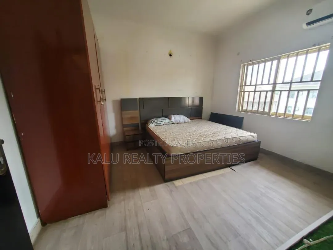 3bdrm Apartment in Lekki Phase1 for rent