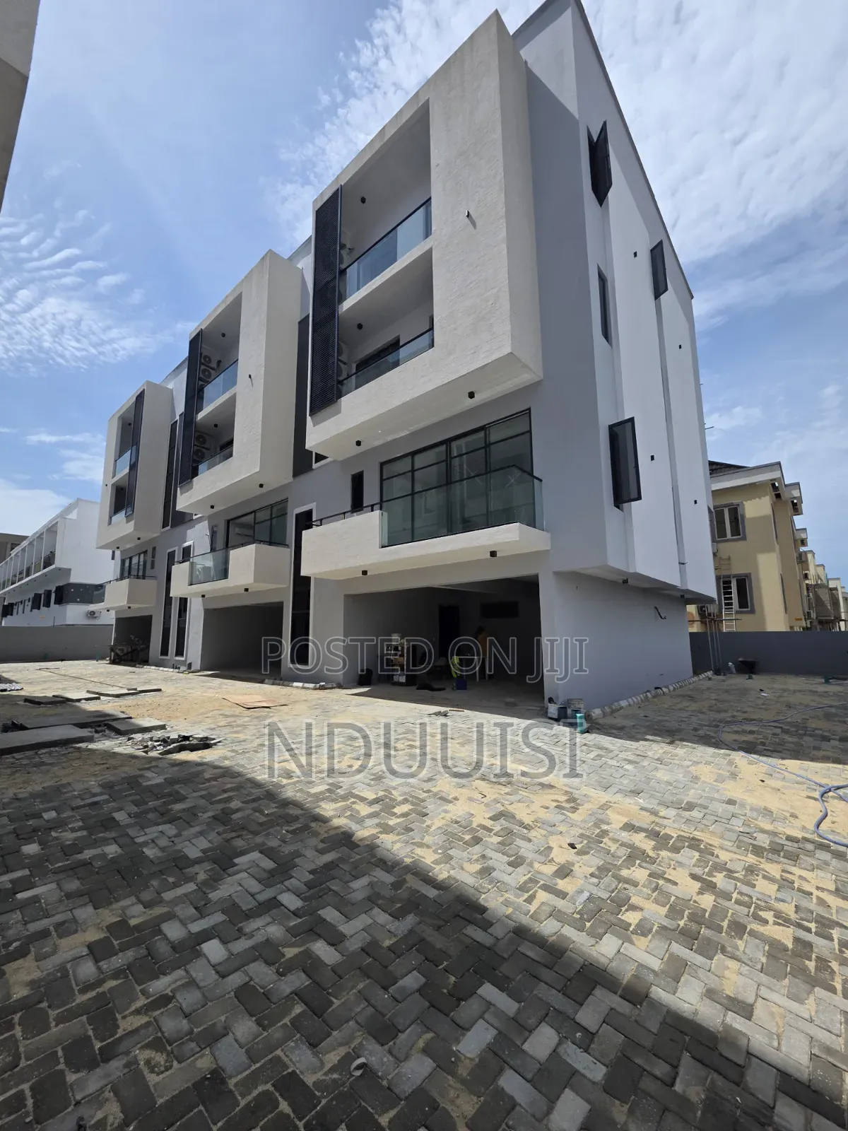 4bdrm Townhouse/Terrace In Lekki Phase 1 For Sale