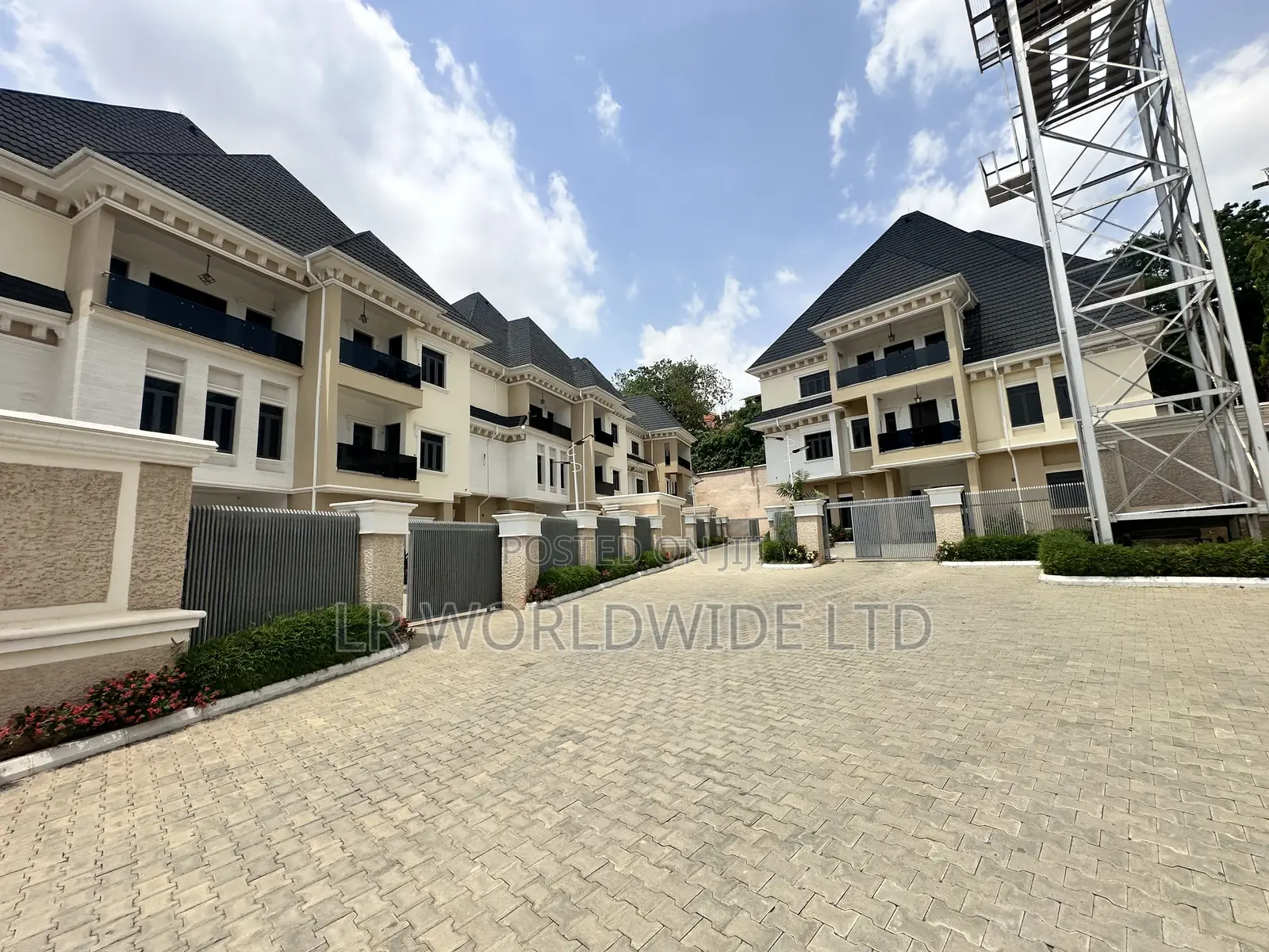 9bdrm Mansion in Asokoro for sale