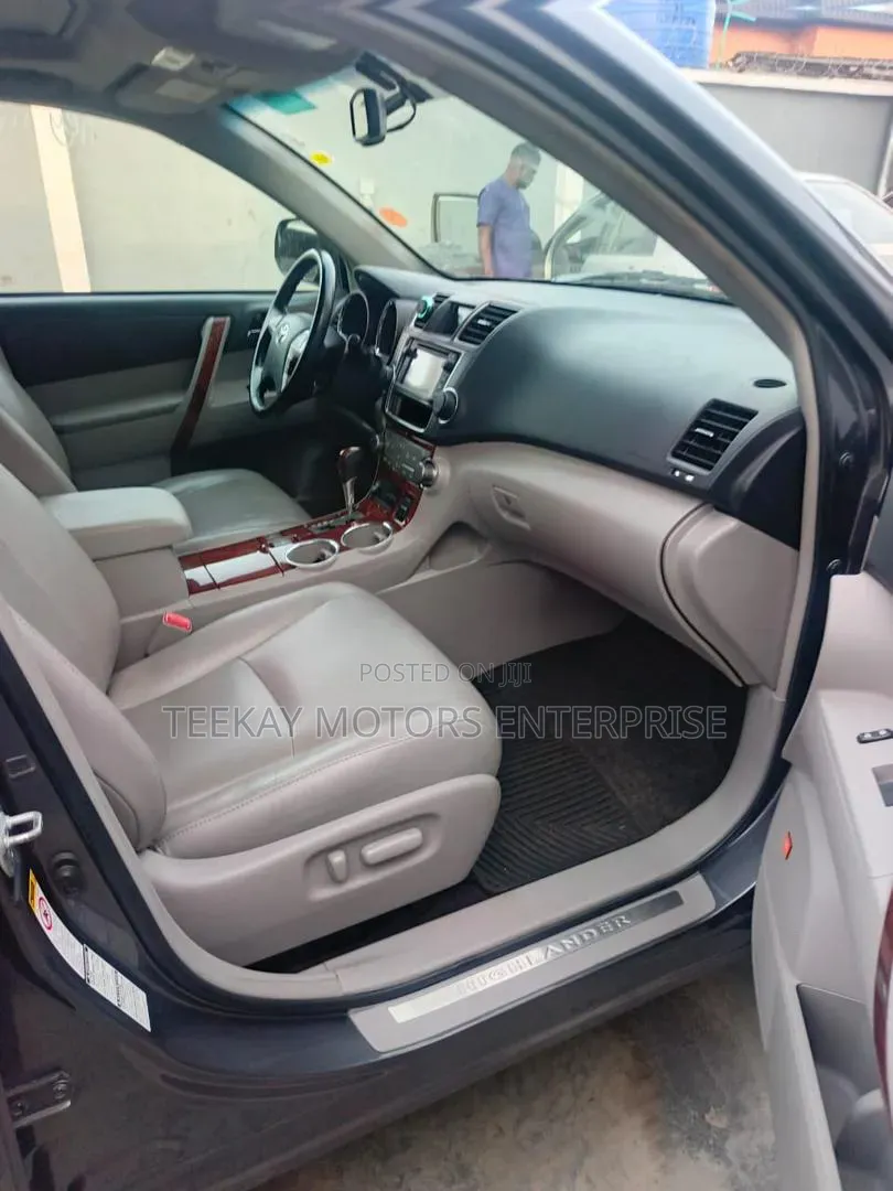 Toyota Highlander Limited 3.5l 4WD 2013 Gray