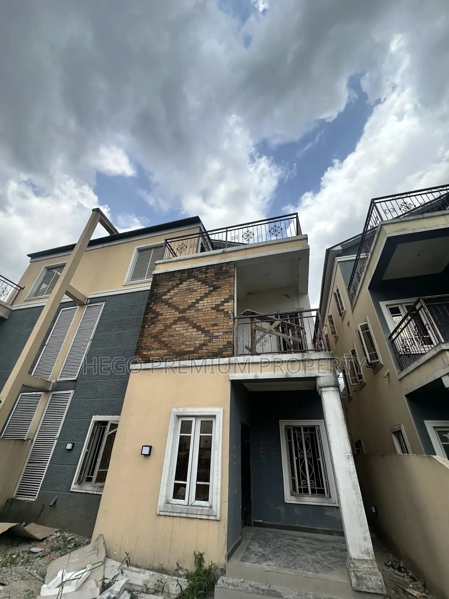 5bdrm Penthouse in Naf Harmony, Eliozu for rent