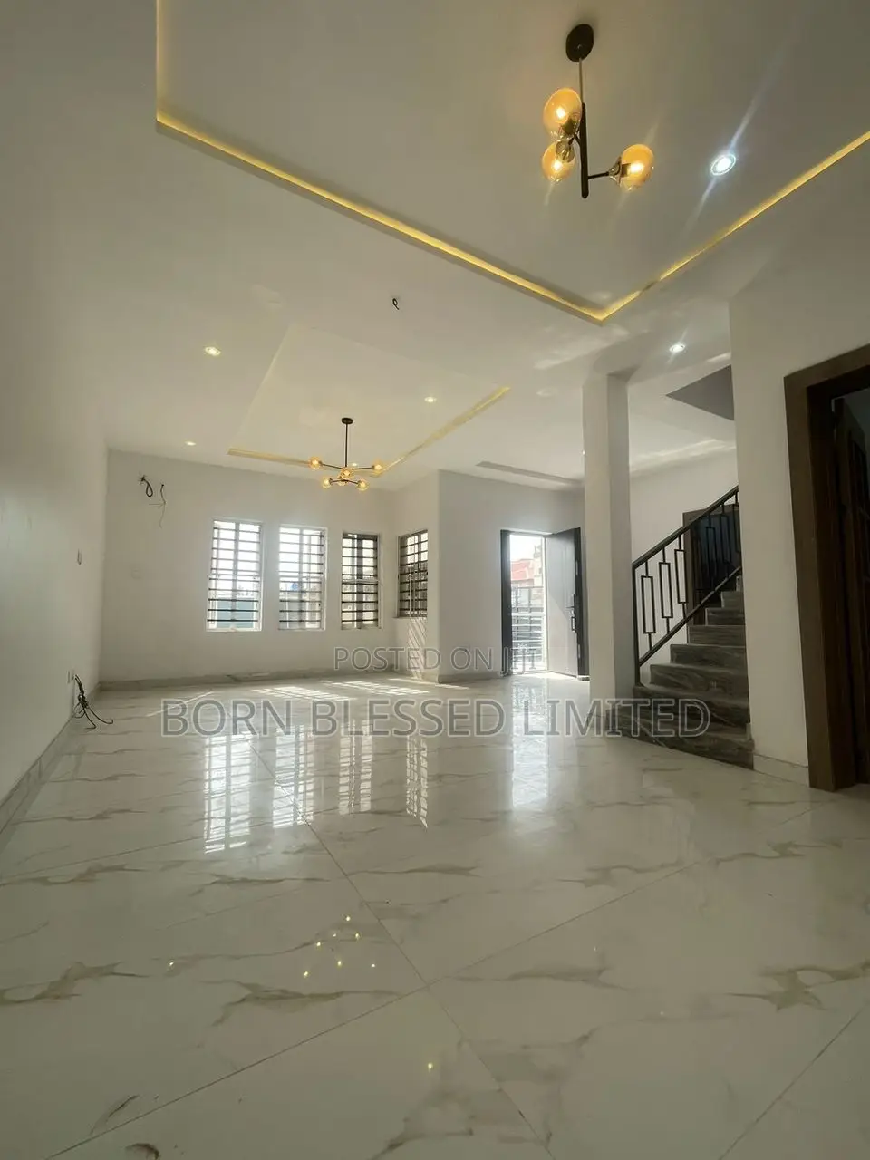 4bdrm Townhouse / Terrace in Off Admiralty, Lagos State for rent