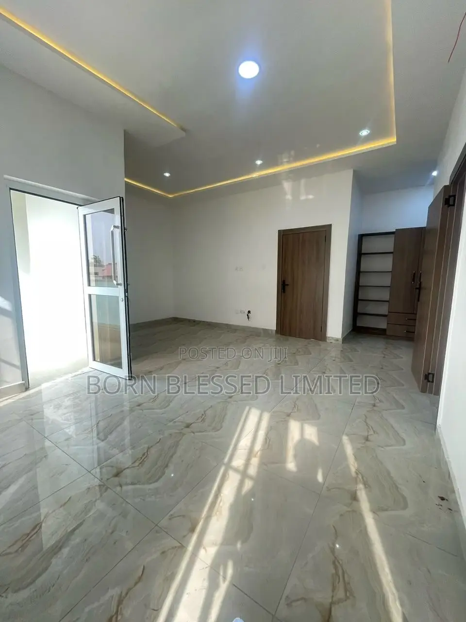 4bdrm Townhouse / Terrace in Off Admiralty, Lagos State for rent