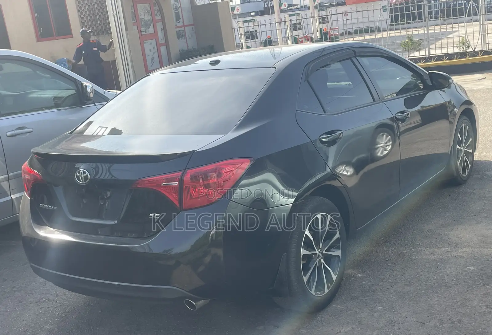 Toyota Corolla SE (1.8L 4cyl 6M) 2019 Black