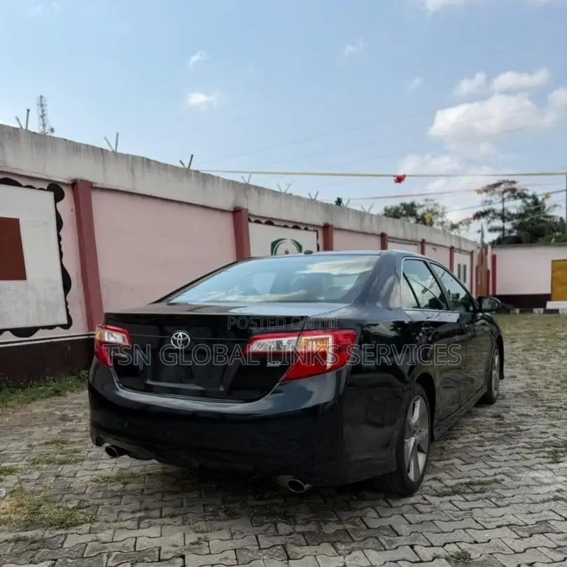 Toyota Camry SE V6 4dr Sedan (3.5L 6cyl 6A) 2012 Black