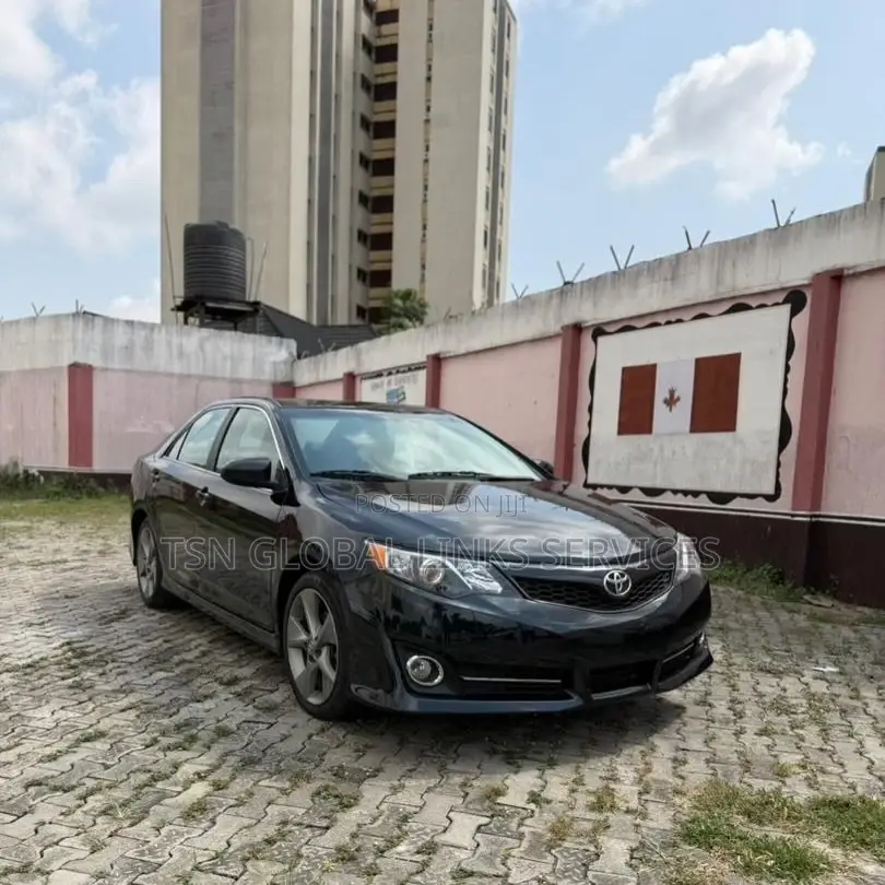 Toyota Camry SE V6 4dr Sedan (3.5L 6cyl 6A) 2012 Black