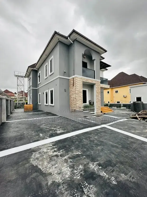 4bdrm Duplex in Lugbe - Abuja for sale