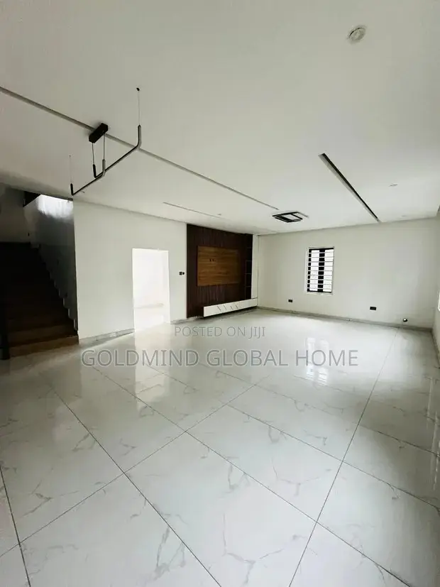 4bdrm Duplex in Lugbe - Abuja for sale