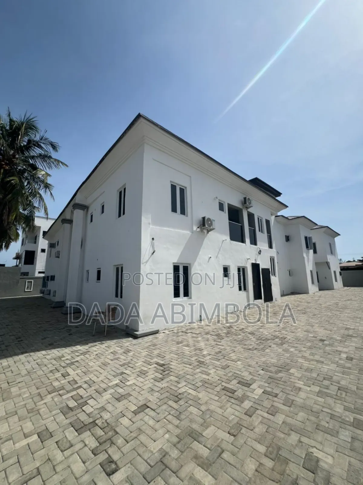 2bdrm Apartment in Chevron for sale