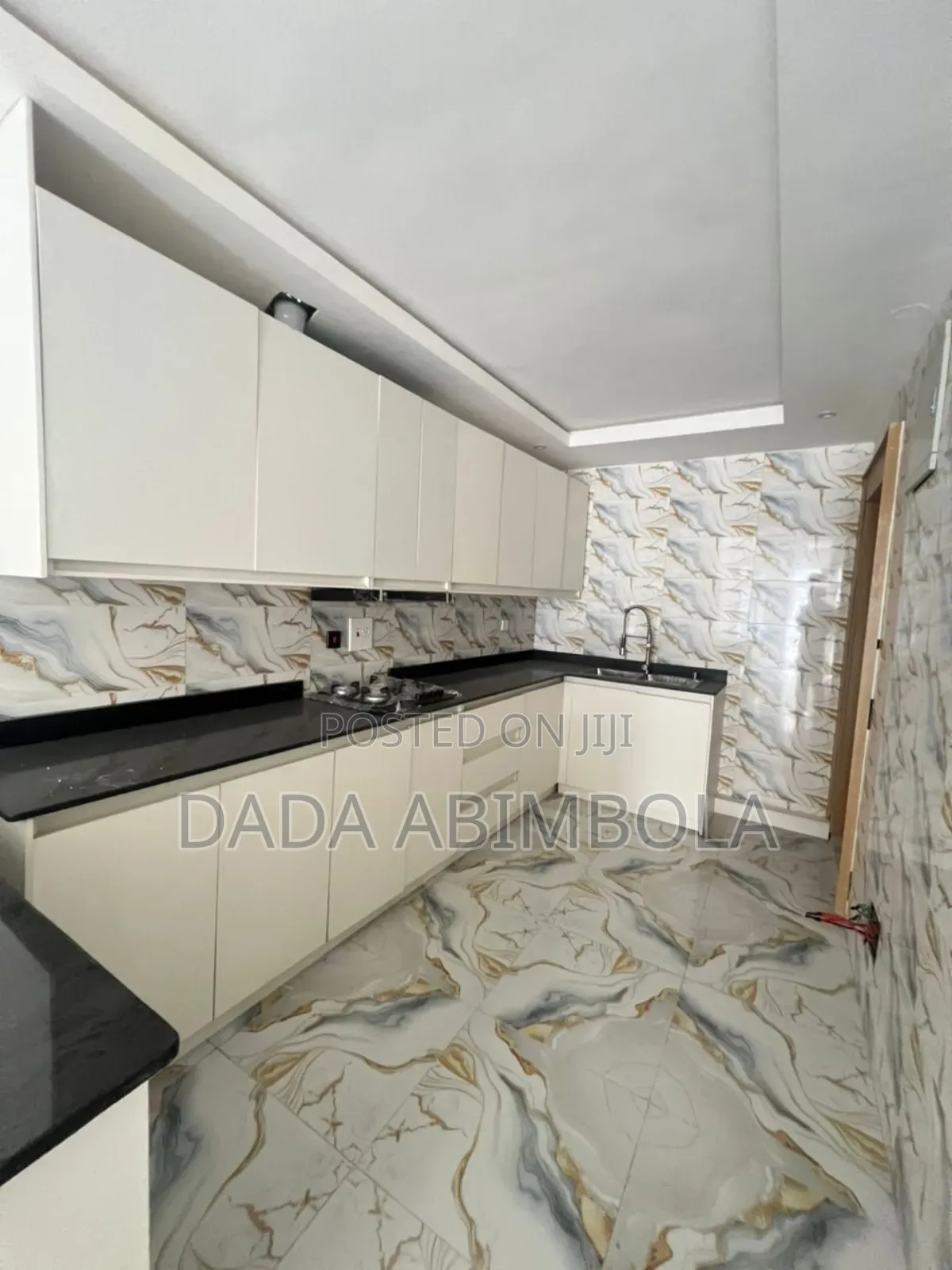 2bdrm Apartment in Chevron for sale