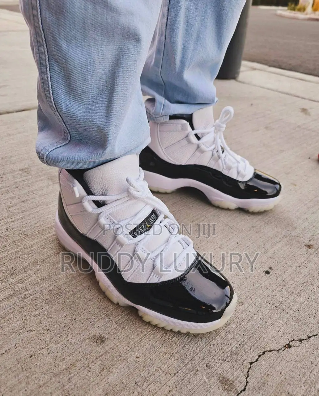 Air Jordan 11 Retro "Gratitude” /Buy One Get a Free Sock