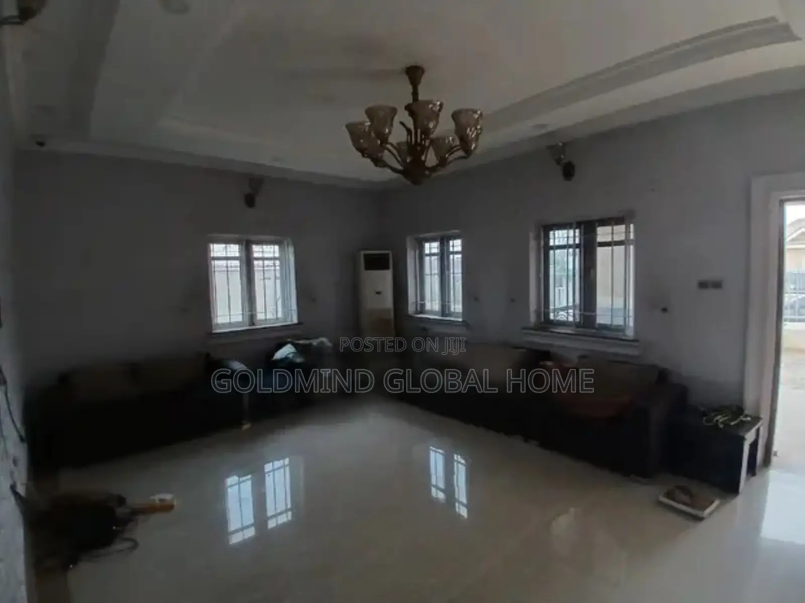 3bdrm Bungalow in Lugbe - Abuja for sale