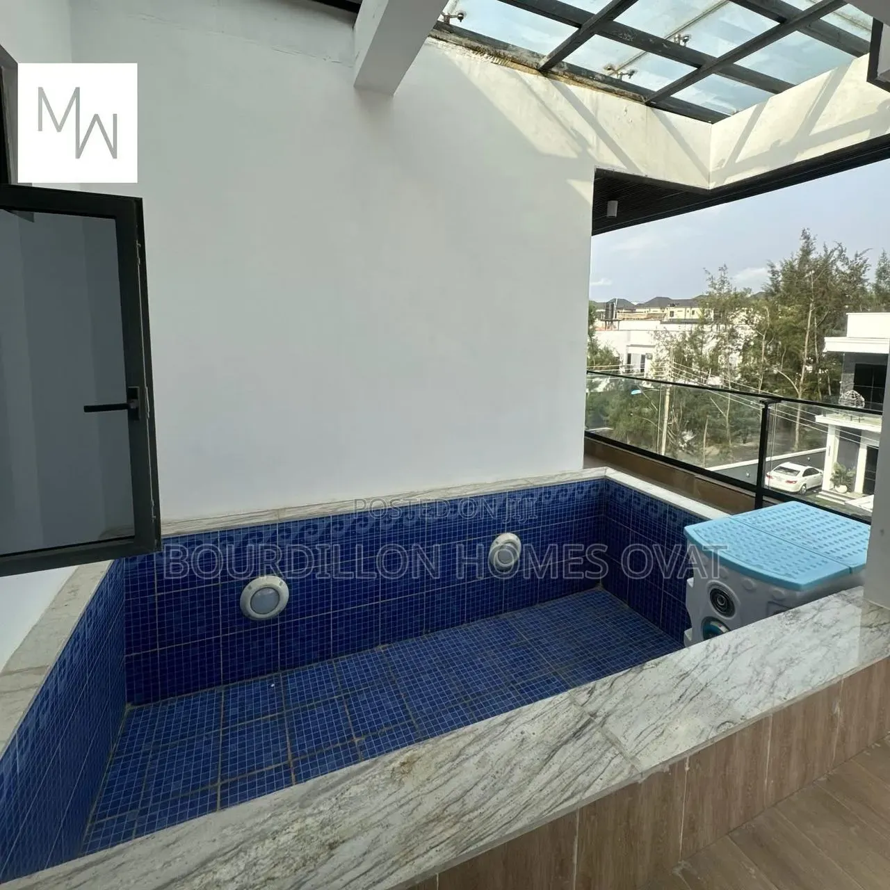 5bdrm Duplex in Megamound Estate for sale