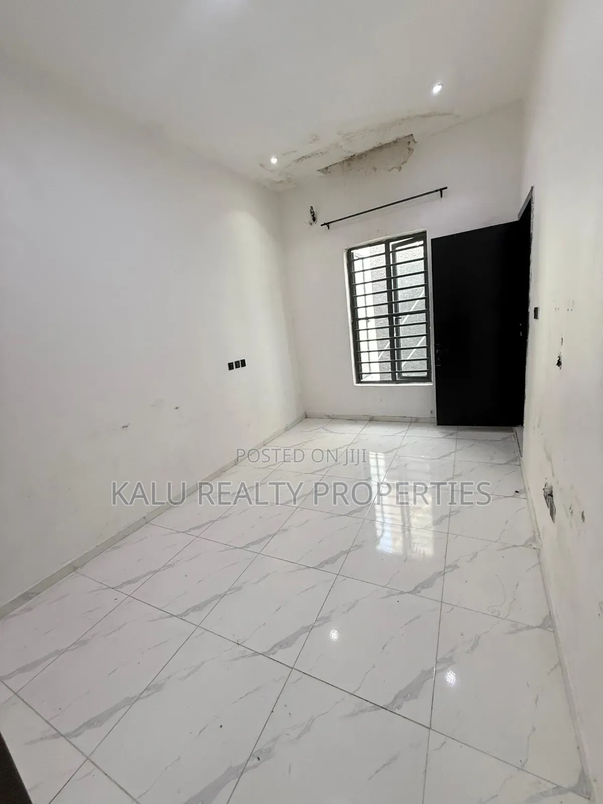 5bdrm Duplex in Ikota for rent