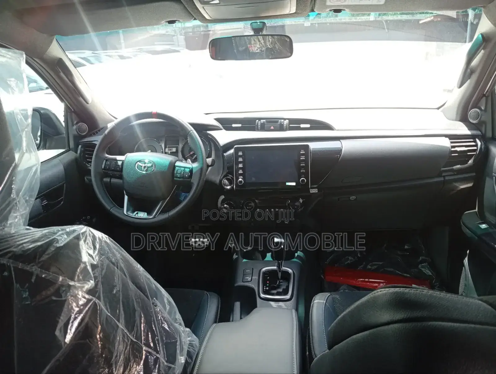 New Toyota Hilux 2025 White