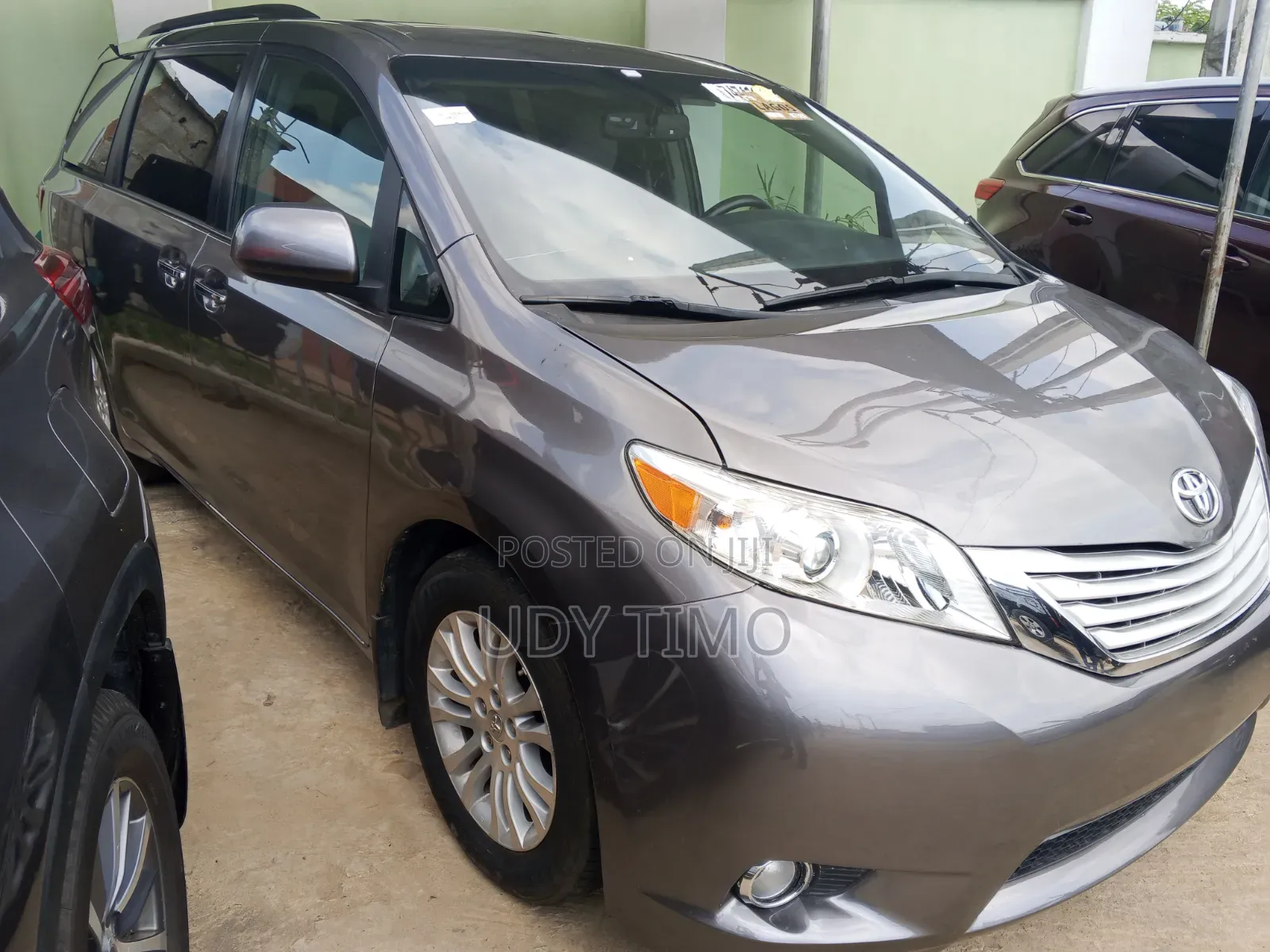 Toyota Sienna 2013 Silver