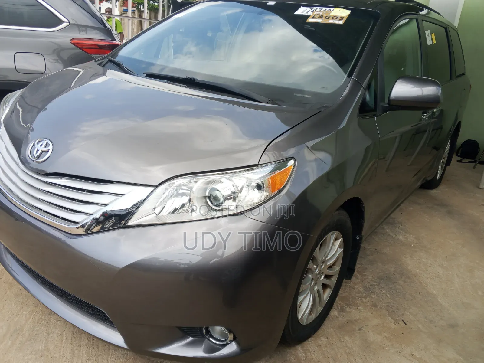 Toyota Sienna 2013 Silver