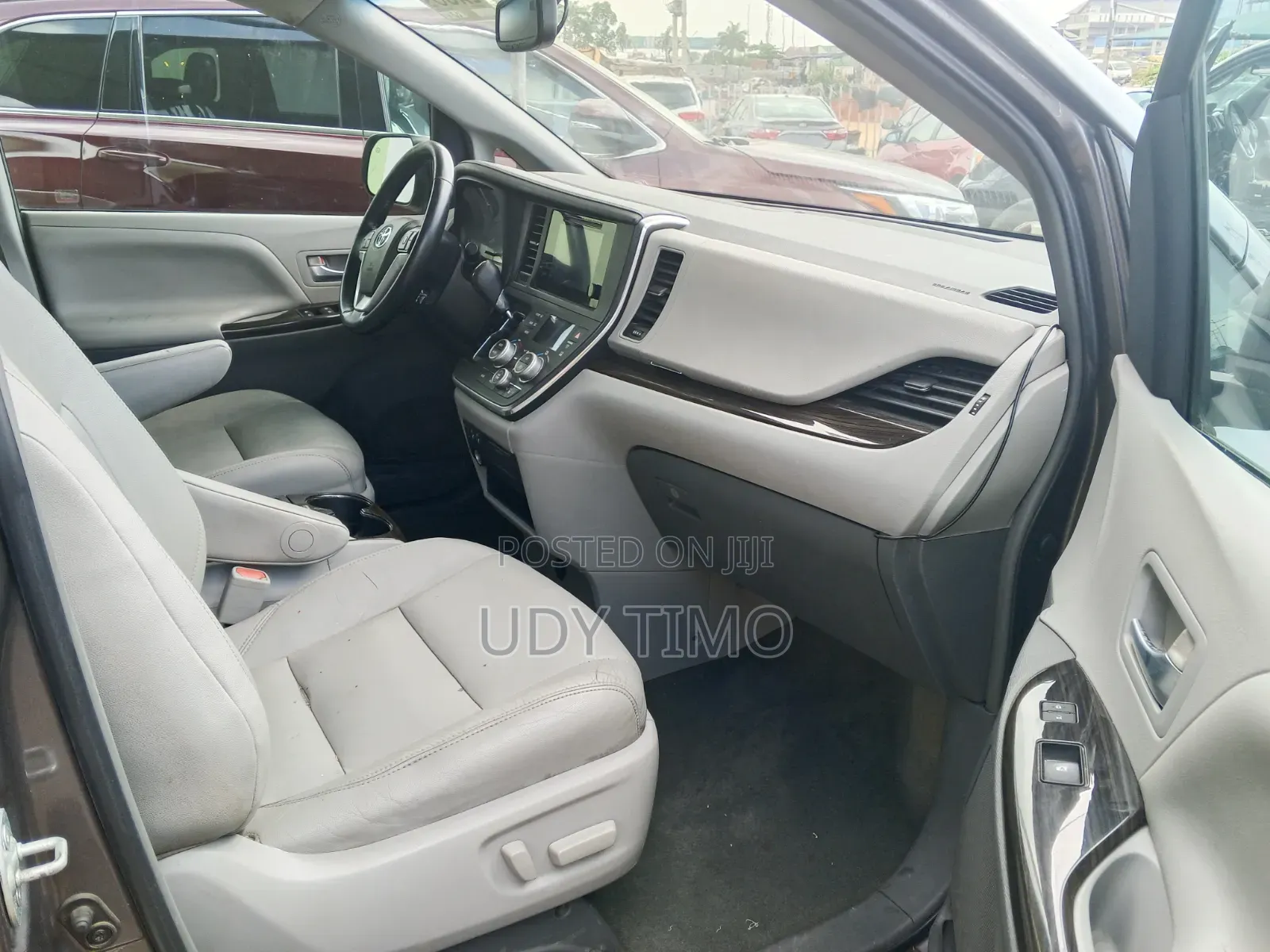 Toyota Sienna 2013 Silver
