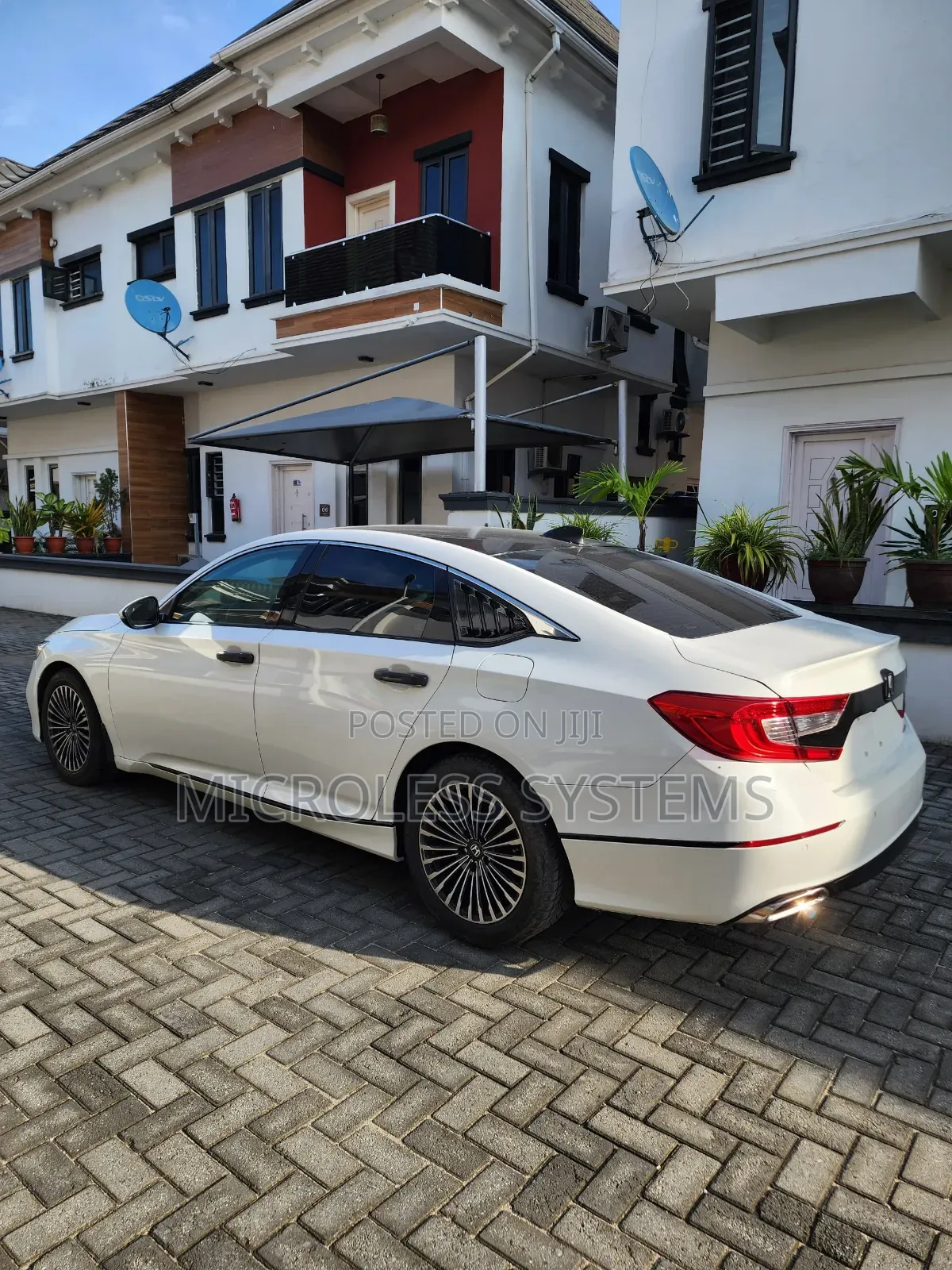 Honda Accord Touring 2018 White