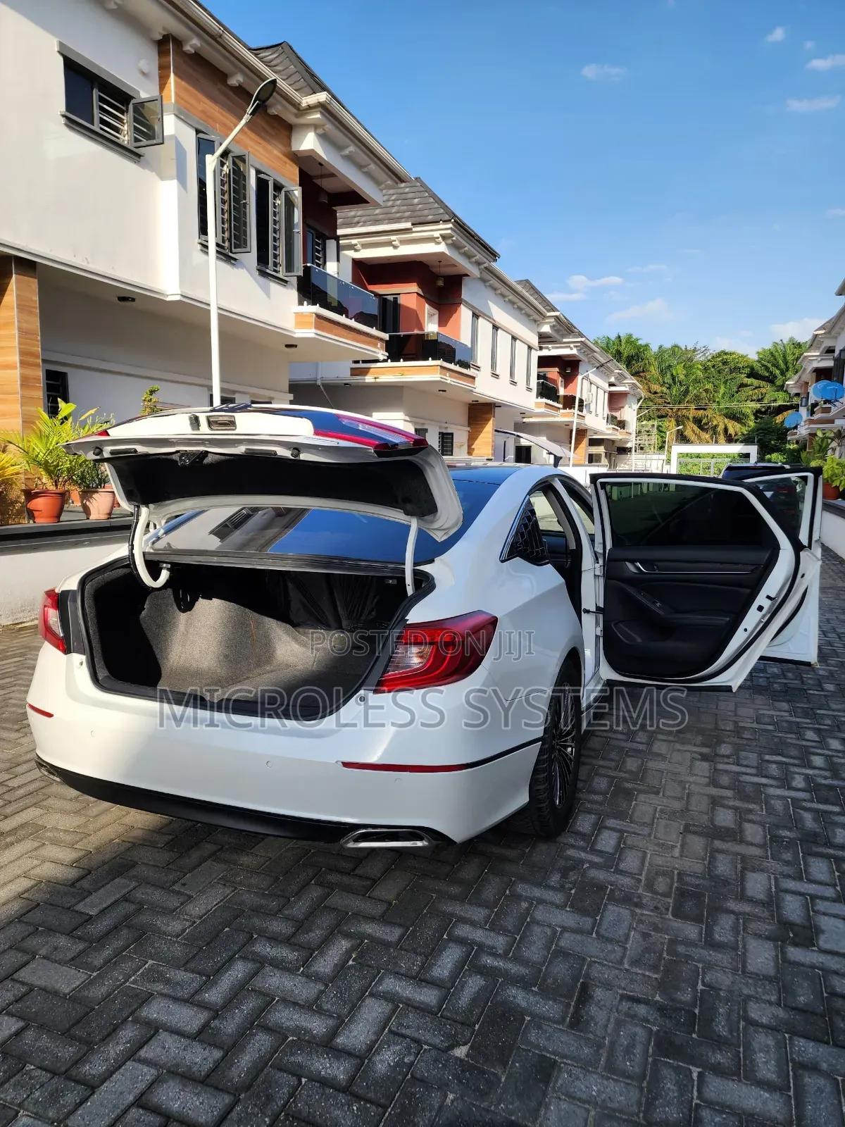 Honda Accord Touring 2018 White