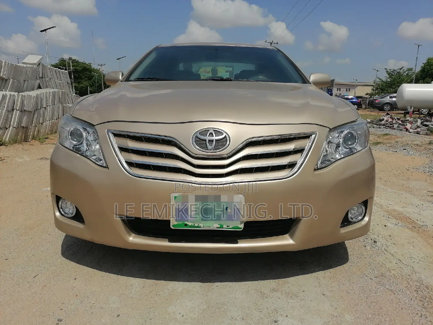 Toyota Camry 2011 Gold