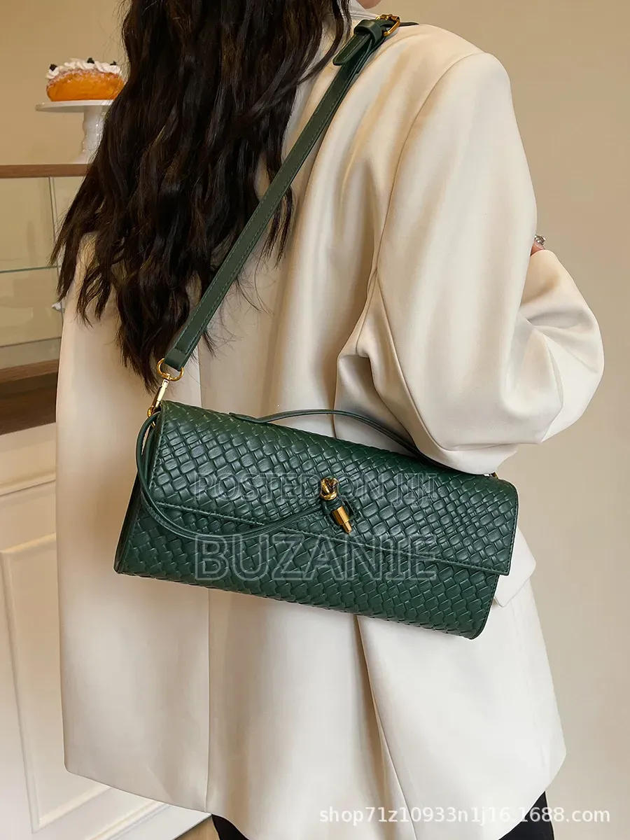 Luxury Woven Baguette Bag – Emerald Green Gold Ladies Bag