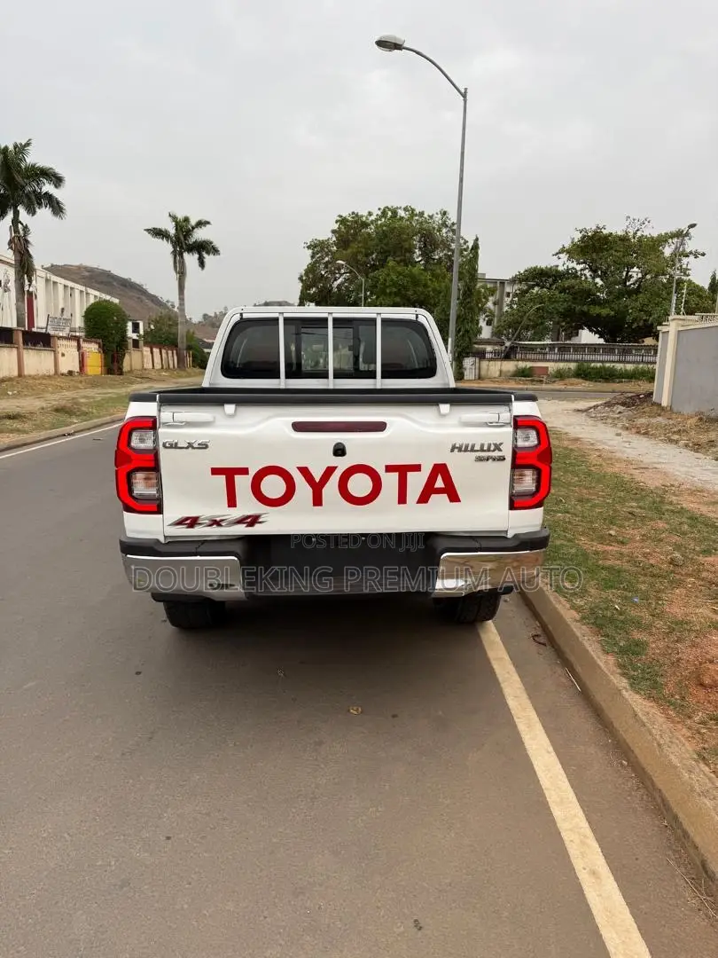 Toyota Hilux Revo Single Cab Petrol 2.7 RWD 2021 White