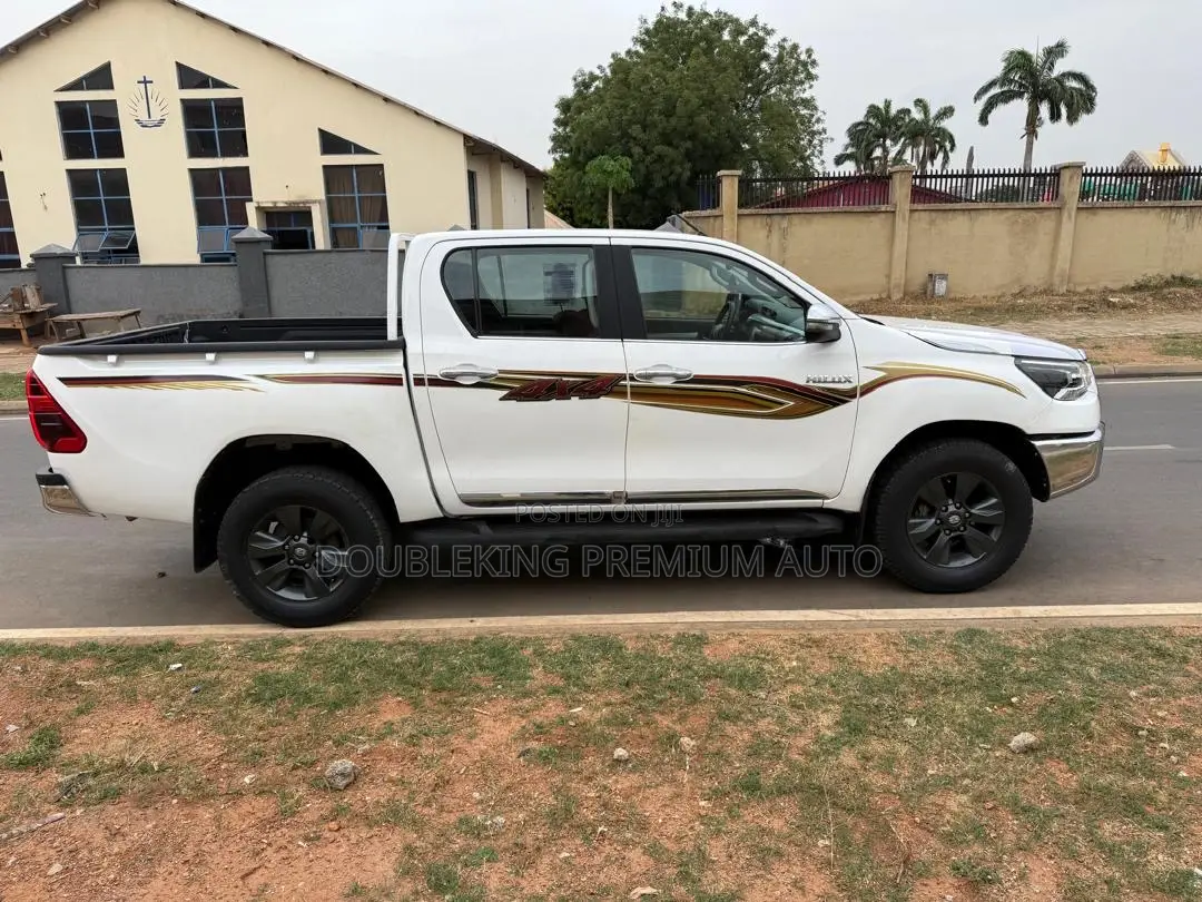 Toyota Hilux Revo Single Cab Petrol 2.7 RWD 2021 White