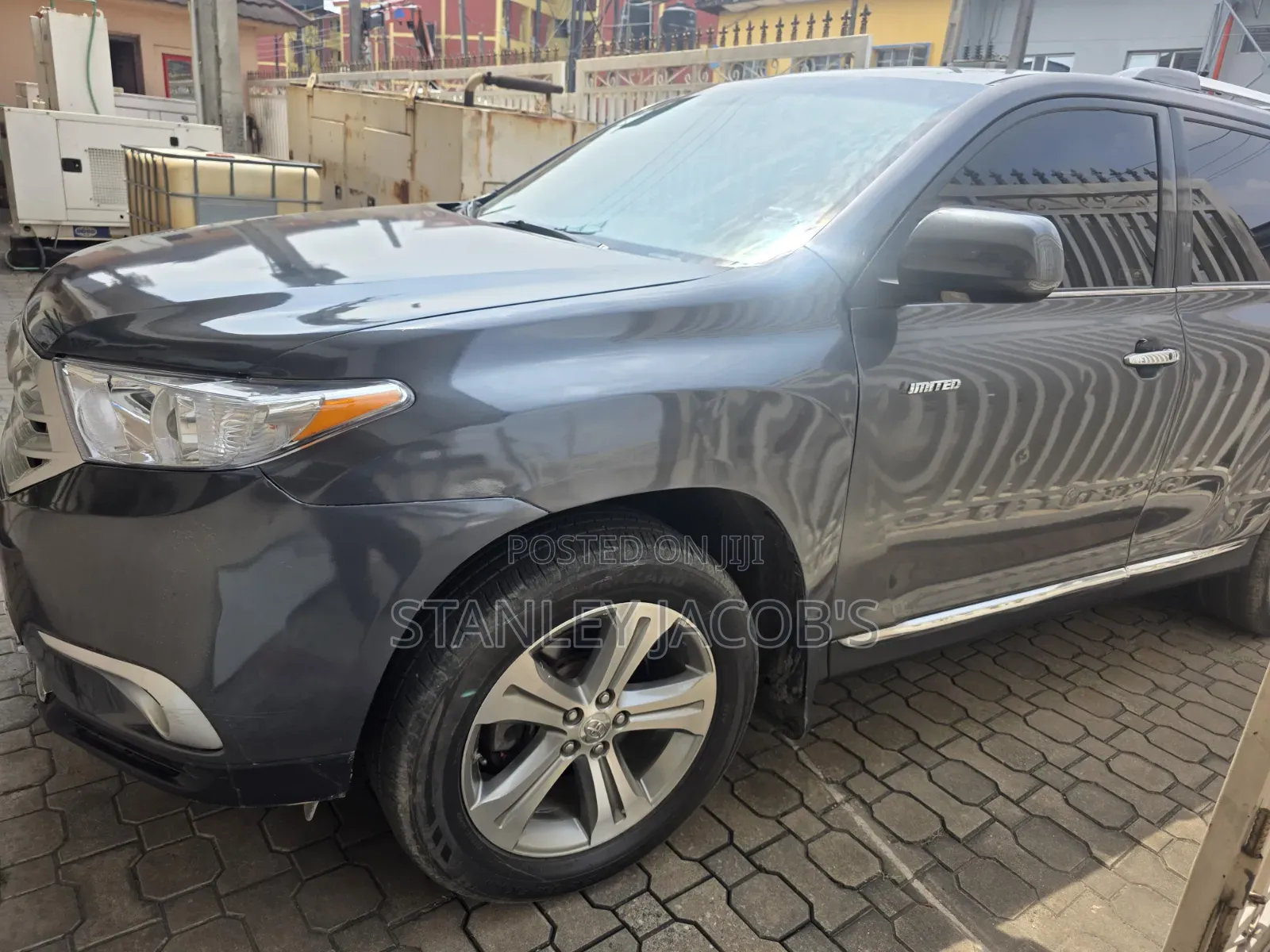 Toyota Highlander Limited 2012 Gray