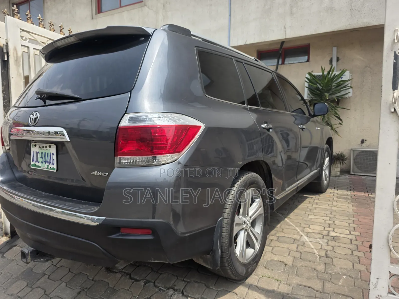 Toyota Highlander Limited 2012 Gray