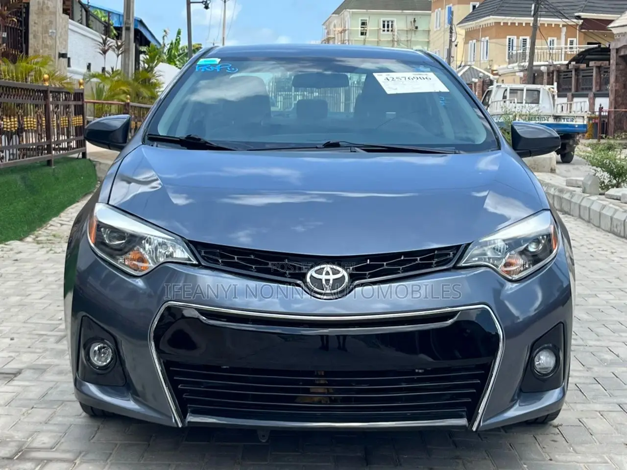 Toyota Corolla LE 4dr Sedan (1.8L 4cyl CVT) 2014 Gray