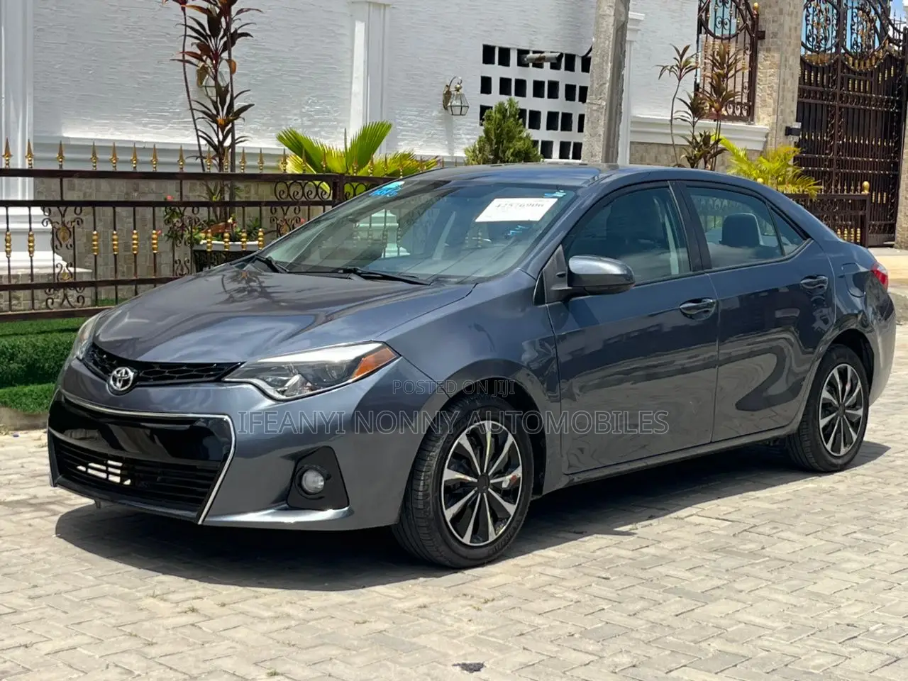 Toyota Corolla LE 4dr Sedan (1.8L 4cyl CVT) 2014 Gray