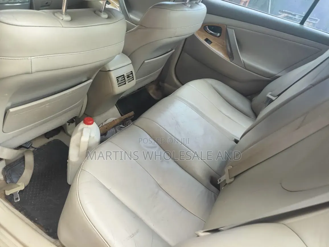 Toyota Camry Xle V6