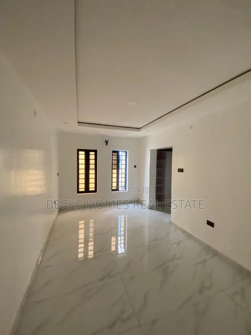 Furnished 5bdrm Duplex in Magodo for sale
