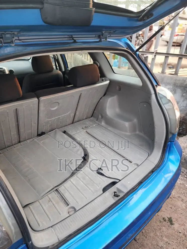 Toyota Matrix XR Hatchback FWD (1.8L 4cyl 4A) 2007 Blue