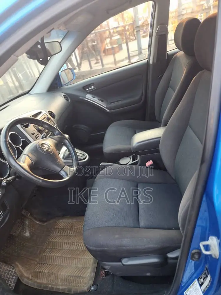 Toyota Matrix XR Hatchback FWD (1.8L 4cyl 4A) 2007 Blue