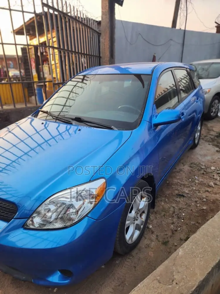 Toyota Matrix XR Hatchback FWD (1.8L 4cyl 4A) 2007 Blue