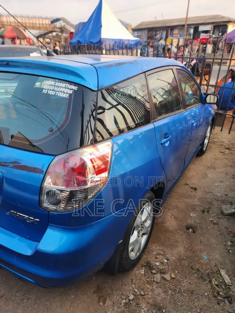 Toyota Matrix XR Hatchback FWD (1.8L 4cyl 4A) 2007 Blue