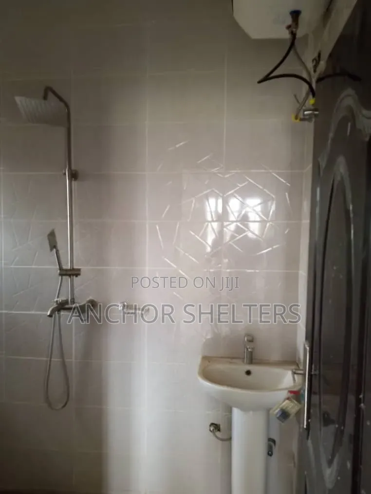 2bdrm Block of Flats in Behind Dunamis, FHA for rent