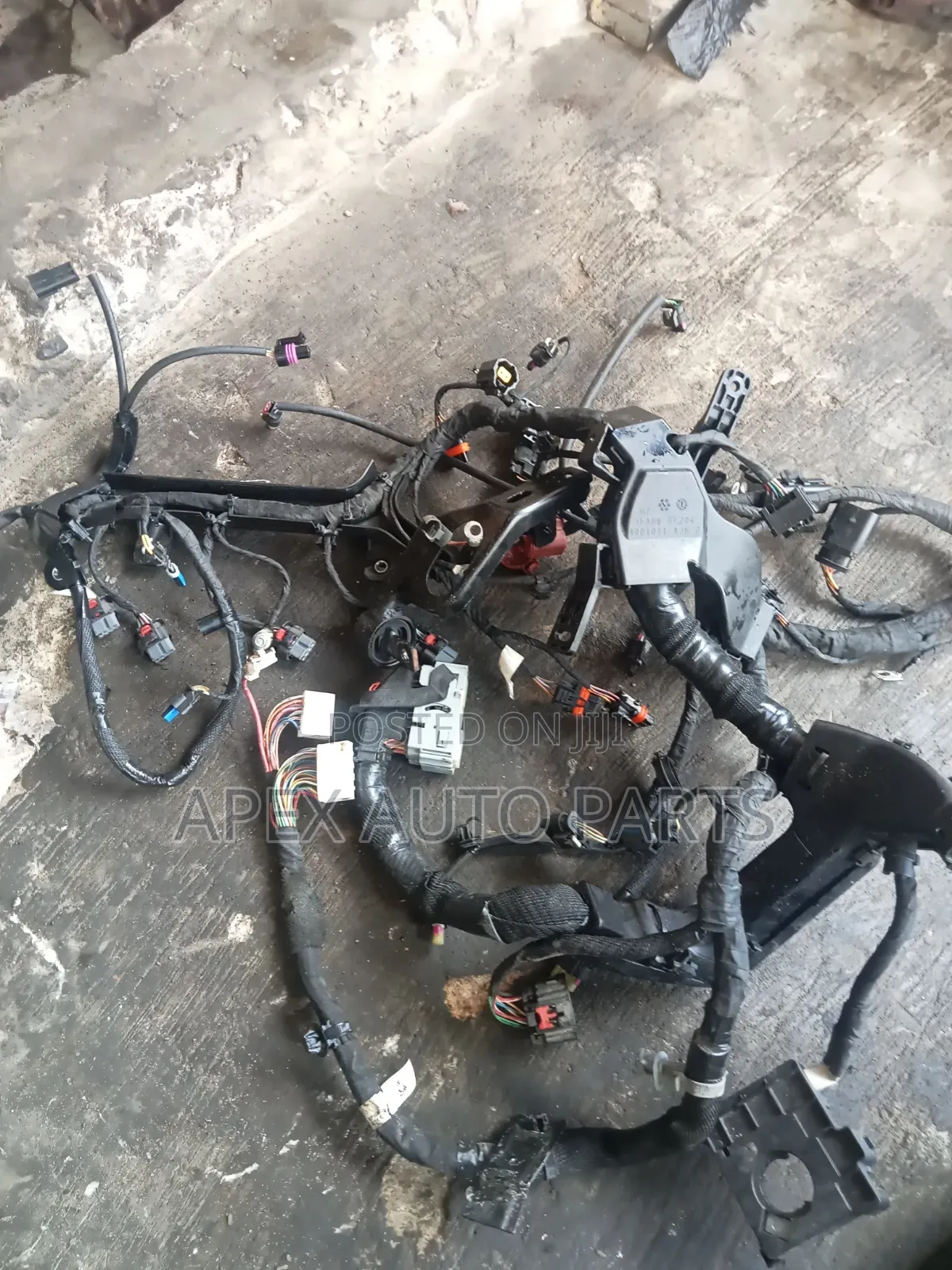 Clean Tokunbo Engine Wiring Harness for Changan Cs95 (Complete Set)