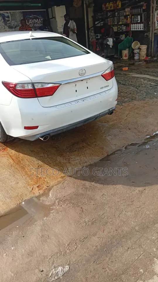 Lexus ES 350 FWD 2014 White