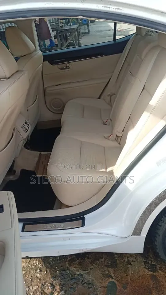 Lexus ES 350 FWD 2014 White