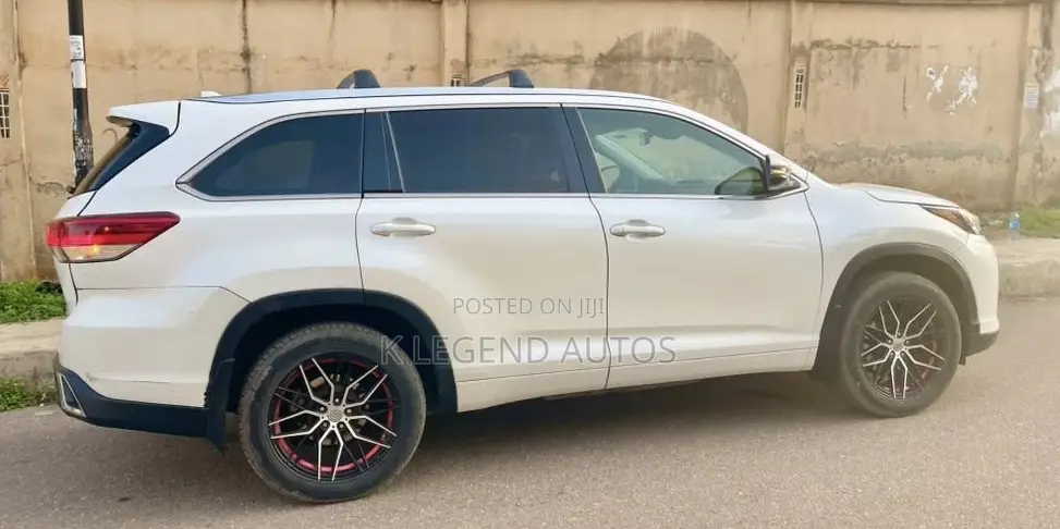 Toyota Highlander Limited 2019 White
