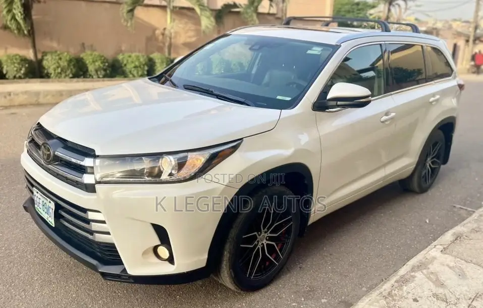Toyota Highlander Limited 2019 White