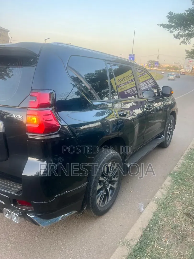 Toyota Land Cruiser Prado 2022 Black