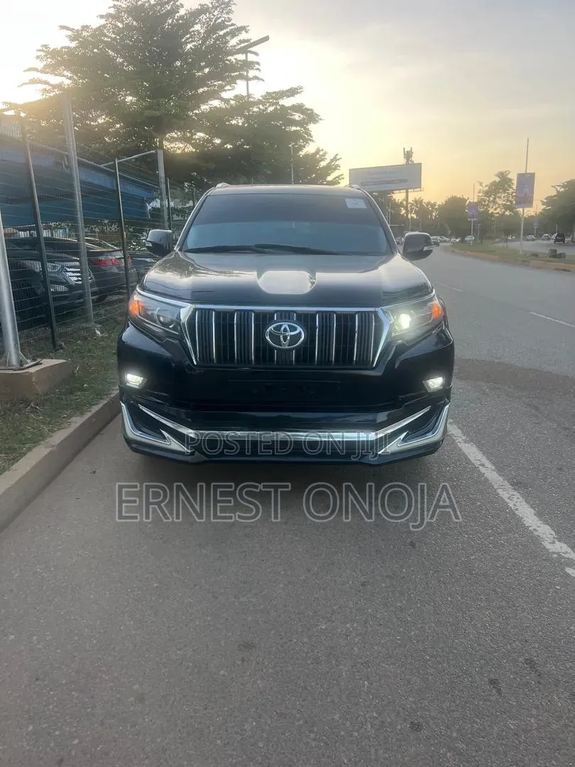 Toyota Land Cruiser Prado 2022 Black