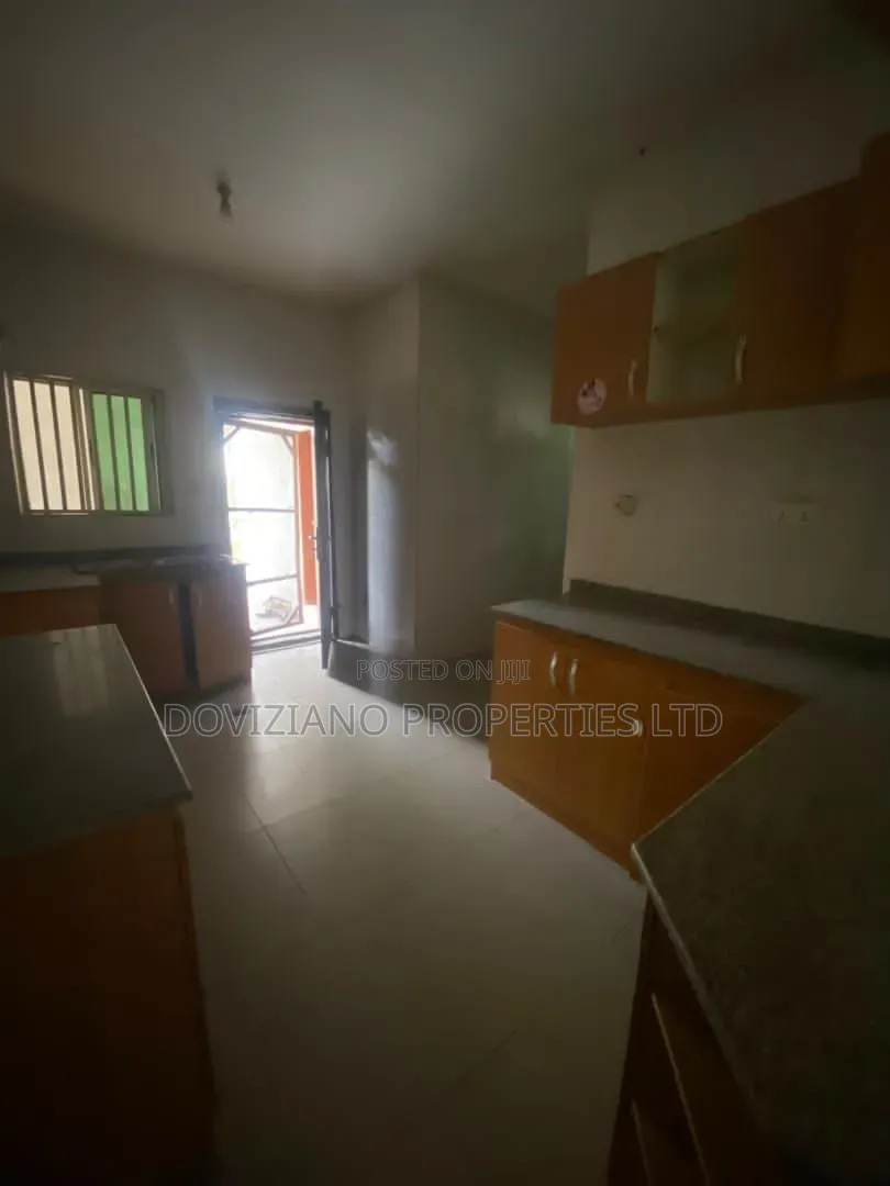 3bdrm Block of Flats in Victoria Island Extension for rent