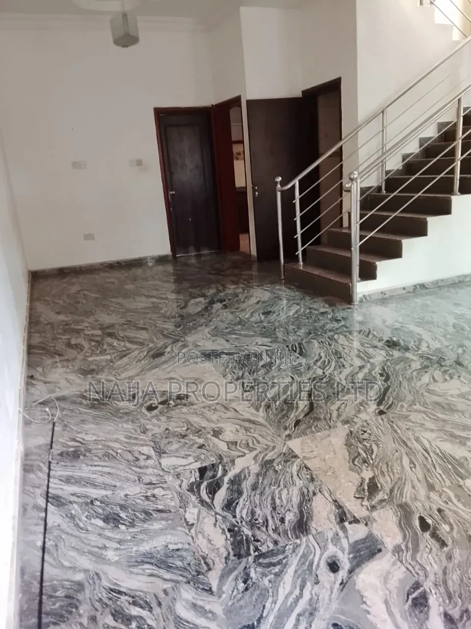4bdrm Duplex in Ikota Villa for rent