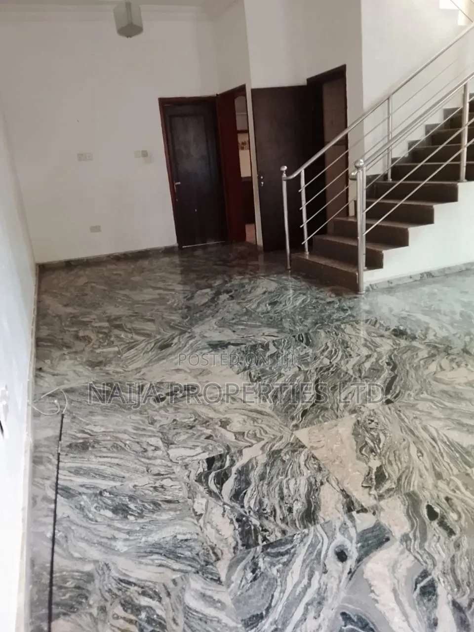 4bdrm Duplex in Ikota Villa for rent