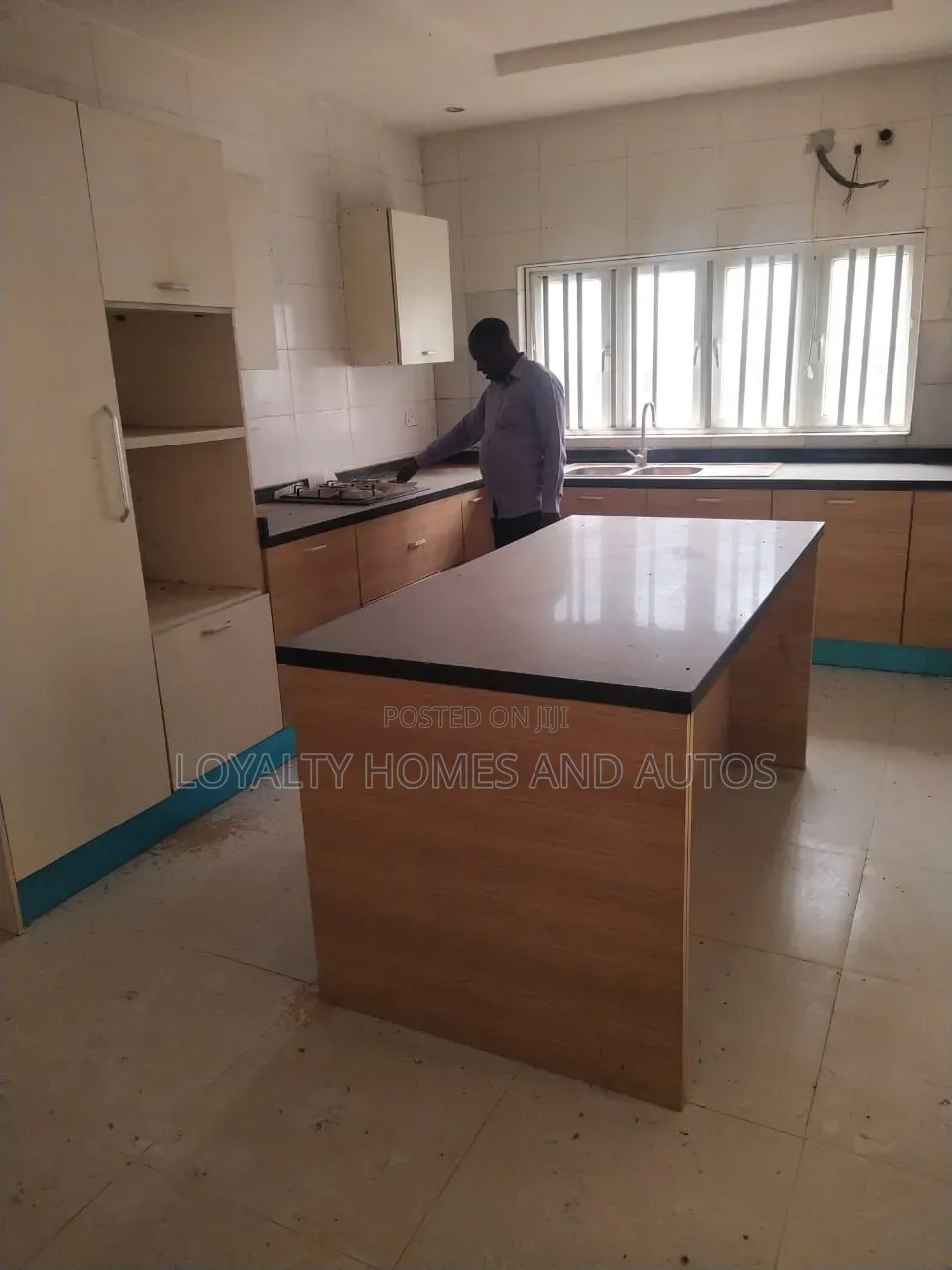 4bdrm Duplex in Mende for sale